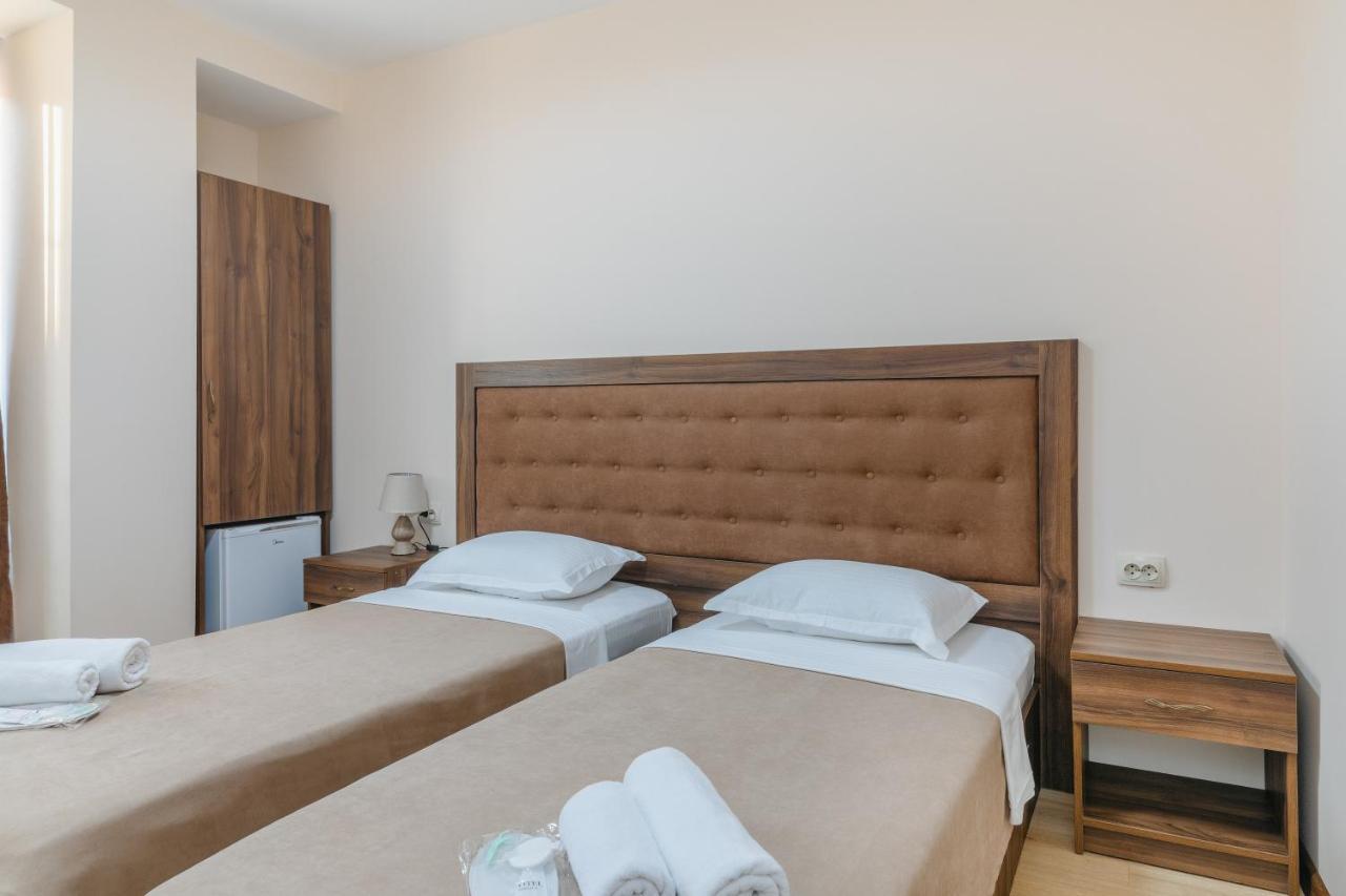 Gala Boutique Hotel Kutaisi Ngoại thất bức ảnh