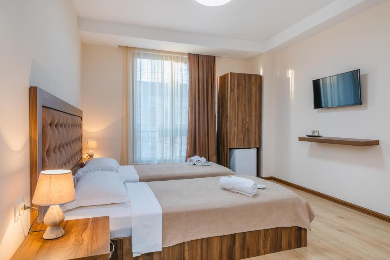 Gala Boutique Hotel Kutaisi Ngoại thất bức ảnh