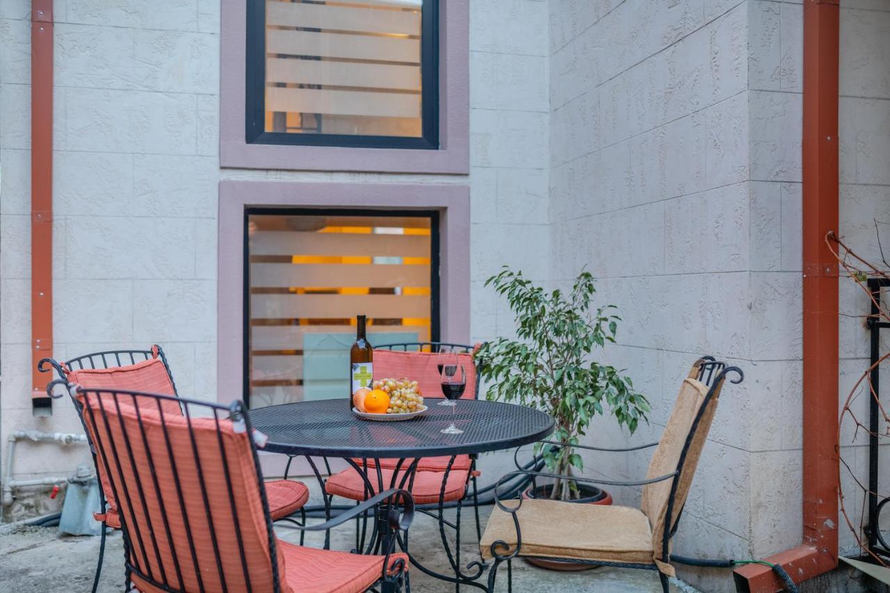Gala Boutique Hotel Kutaisi Ngoại thất bức ảnh
