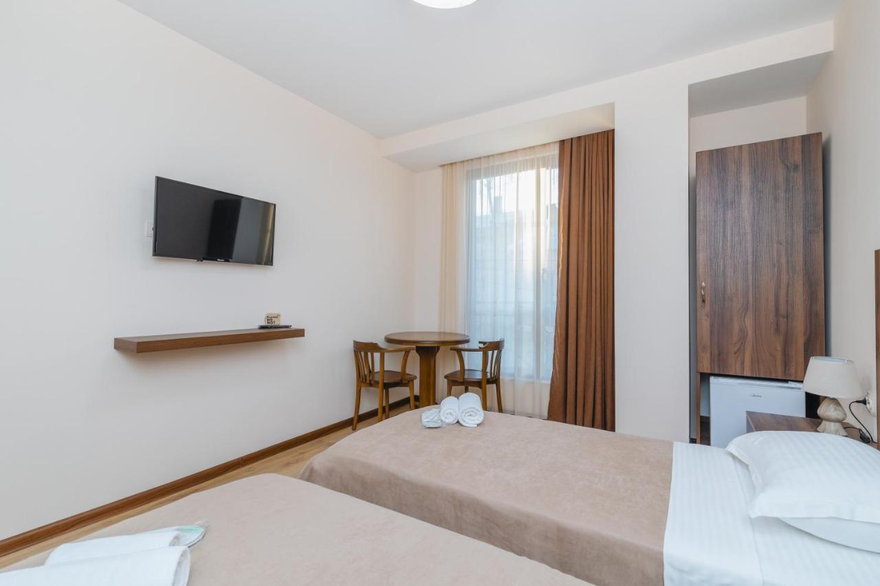 Gala Boutique Hotel Kutaisi Ngoại thất bức ảnh