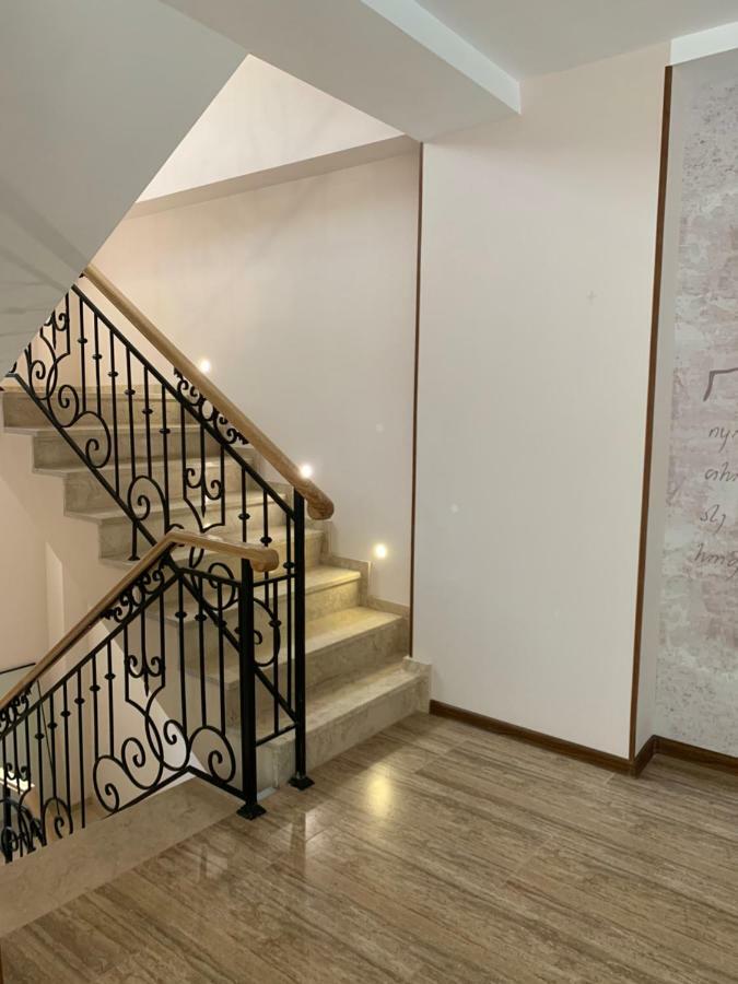 Gala Boutique Hotel Kutaisi Ngoại thất bức ảnh