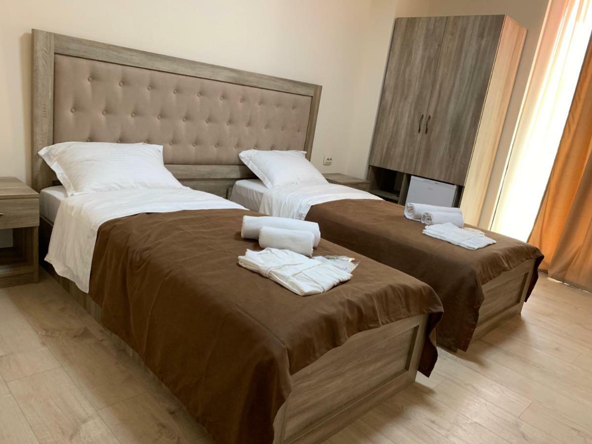Gala Boutique Hotel Kutaisi Ngoại thất bức ảnh