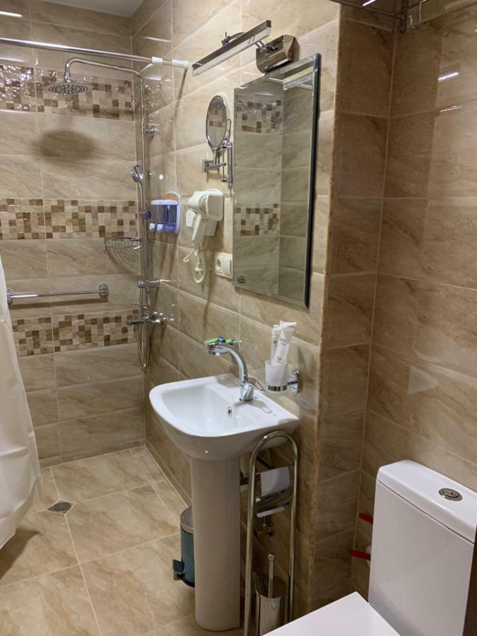 Gala Boutique Hotel Kutaisi Ngoại thất bức ảnh