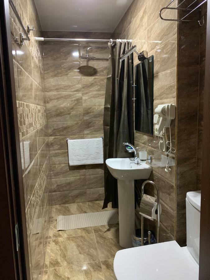 Gala Boutique Hotel Kutaisi Ngoại thất bức ảnh